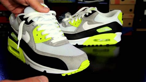 Nike Air Max 90s lace